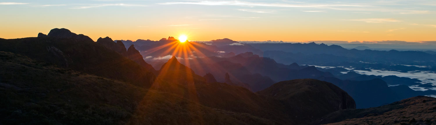 CAVALINHO: Travessia Petrópolis X Teresópolis na Serra dos Órgãos 