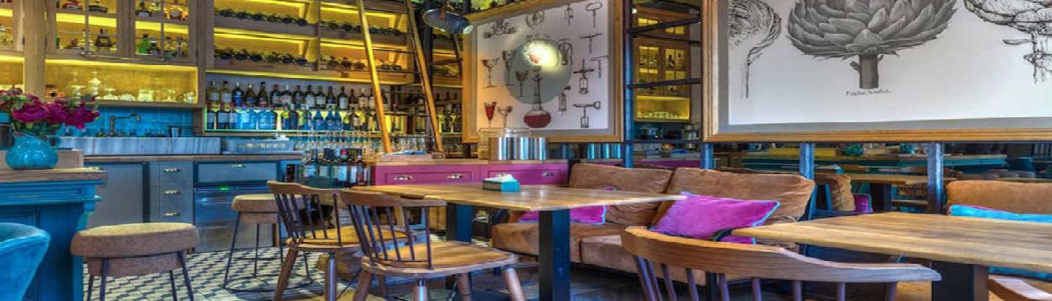 Bujole restaurant wooden tables