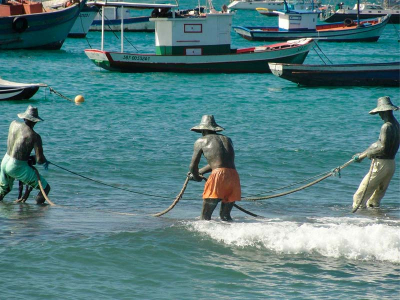 Viagem para Costa do Sol Monumento Pescadores Buzios